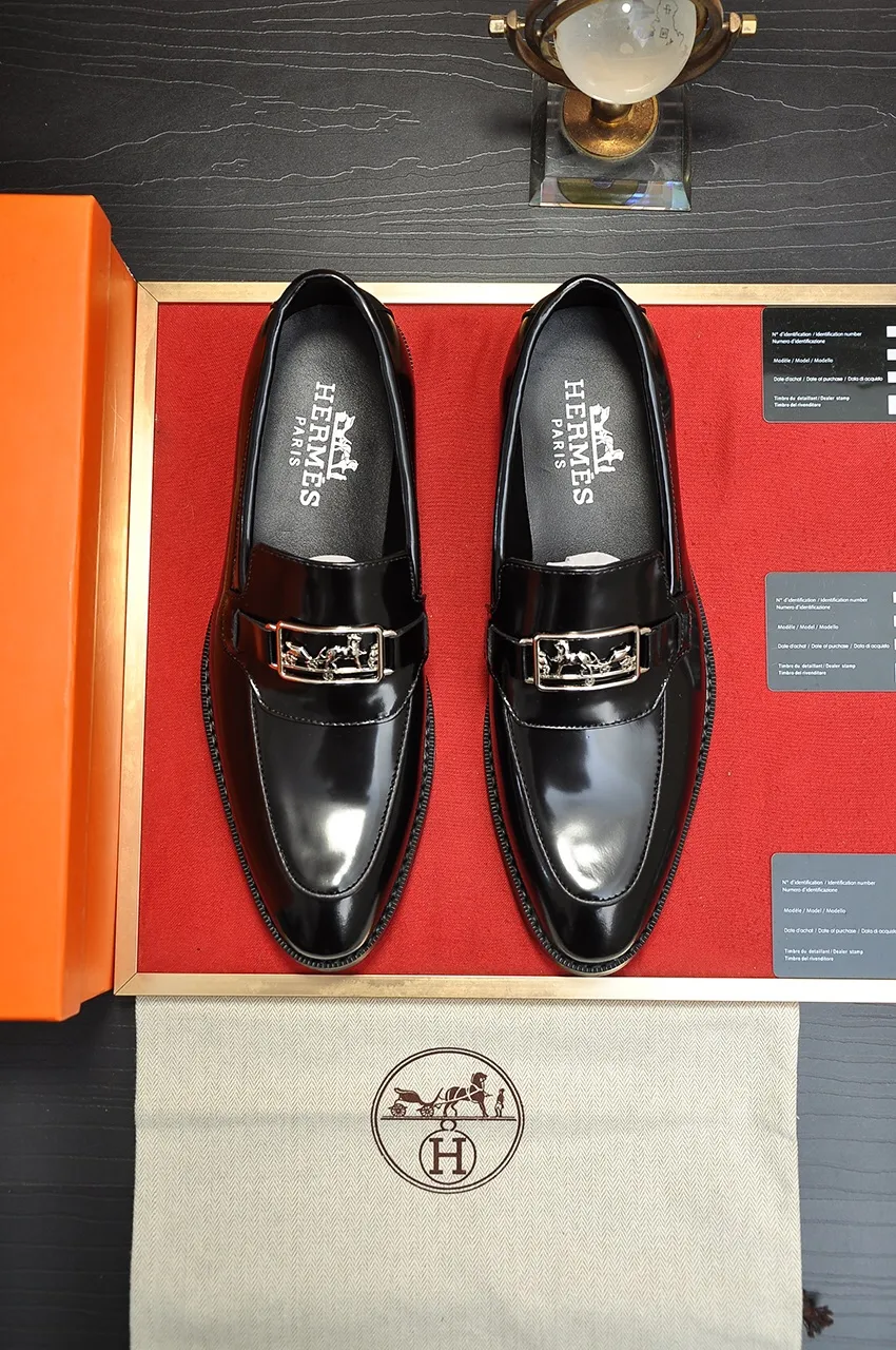 Men's shoes💰460💶[HERMES] (cowhide lining)🍀Italian top luxury🍀He does not pursue novel styles and gorgeous colors, but attracts the favor of successful men with his flawless, elegant and classic style! This very, very comfortable, simple and stable style makes it easy to match any style! The pattern is absolutely 1:1 refined from the original case, and we strive for excellence in materials, imported cowhide + cowhide lining💪💪💪extraordinary texture👍! .Black brown code number: 38 to 45 (45 customized)